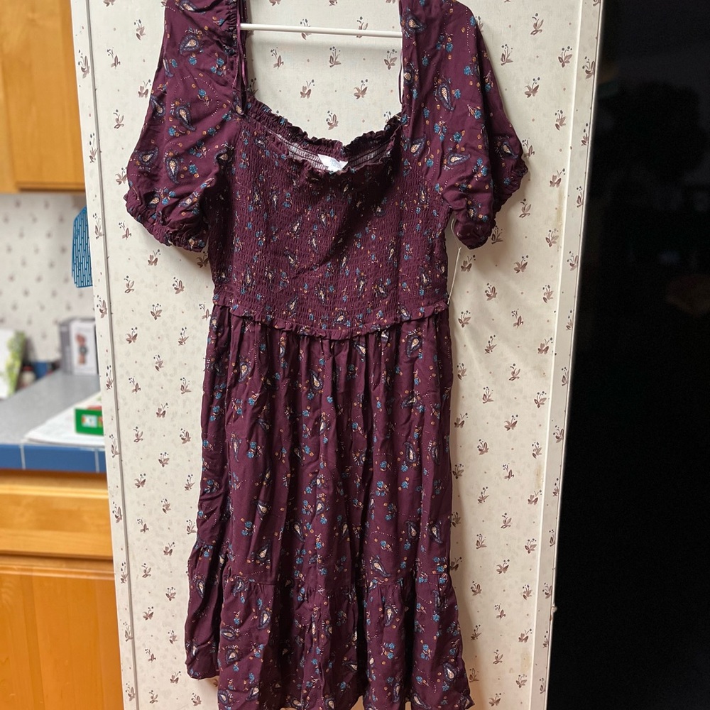 TIME AND TRU WOMENS MAROON WITH FLORAL PRINT. Elastic top NWT - Picture 1 of 4